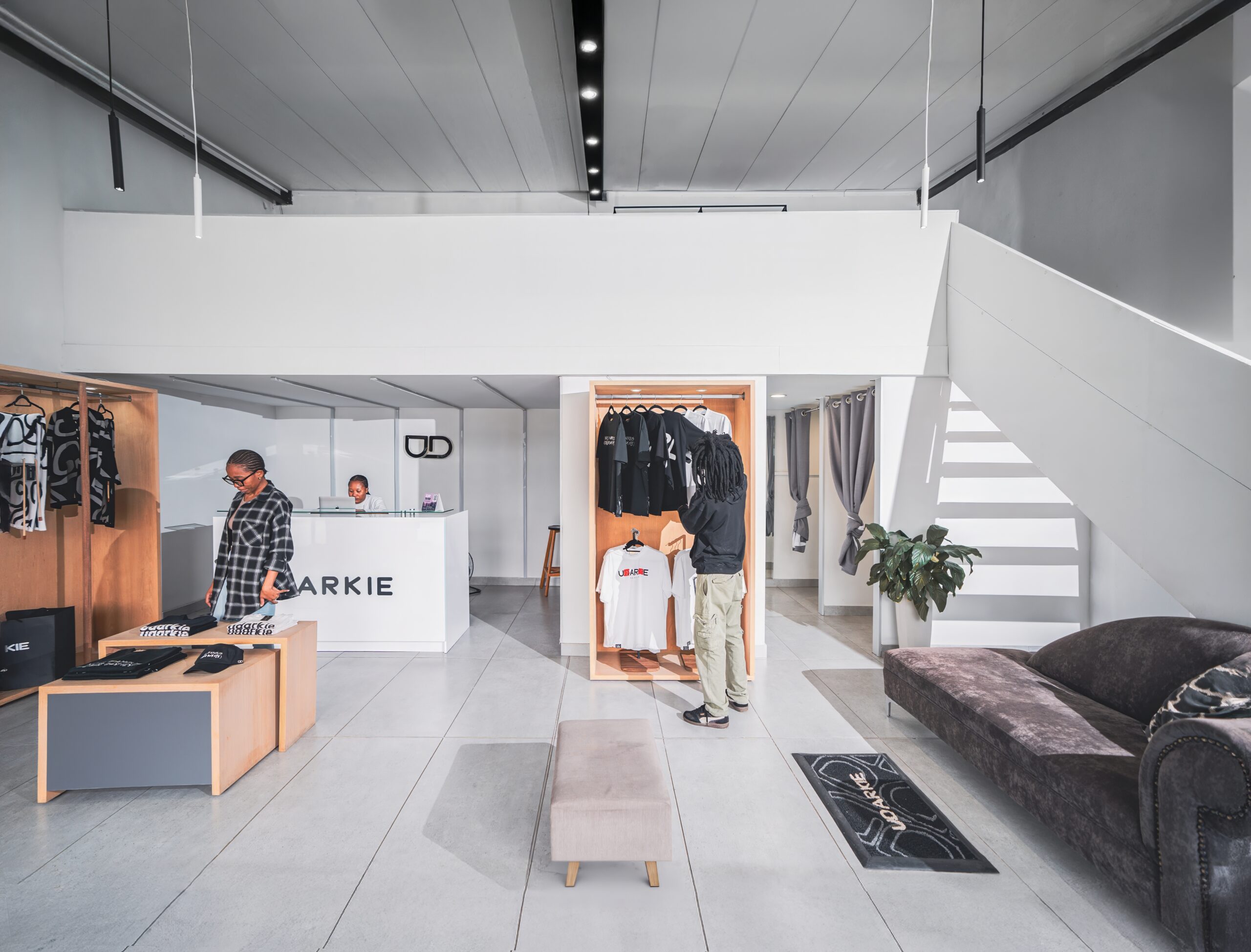 Showroom Pod – Kitted and People